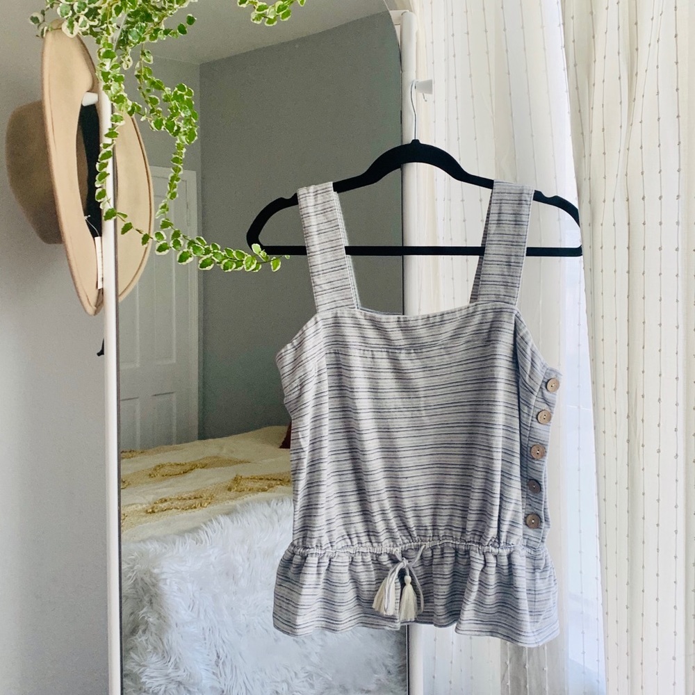 Brand new with tags Lucky Brand adorable top!